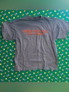Gray Short Sleeve Graphic Tee - Doesn't Play Well With Others